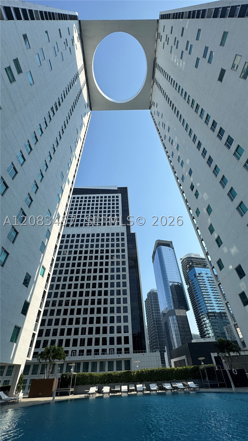 55 SE 6th St #2101, Miami FL 33131