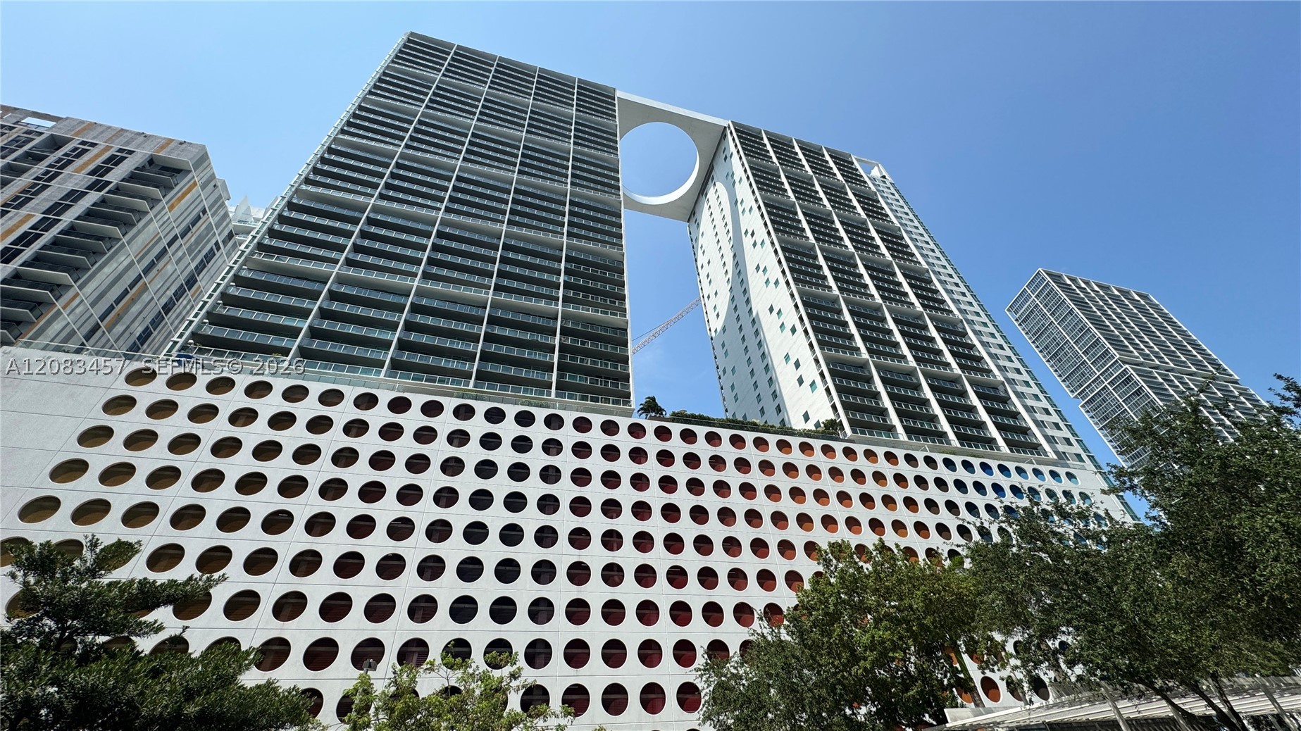 55 SE 6th St #2101, Miami FL 33131