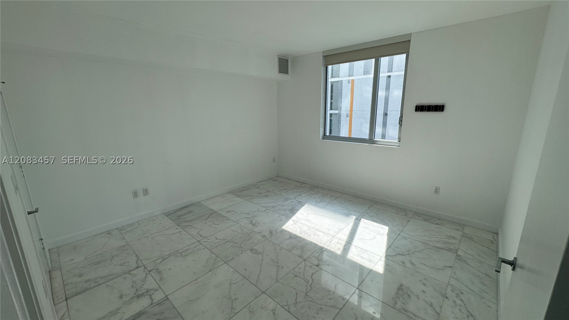 55 SE 6th St #2101, Miami FL 33131