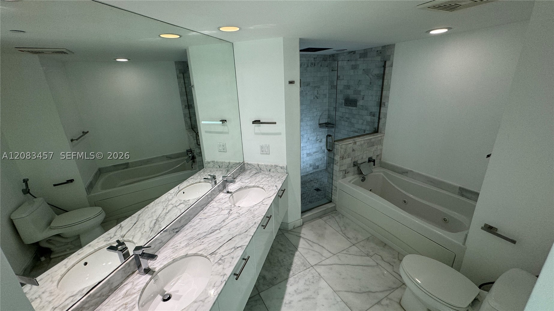 55 SE 6th St #2101, Miami FL 33131