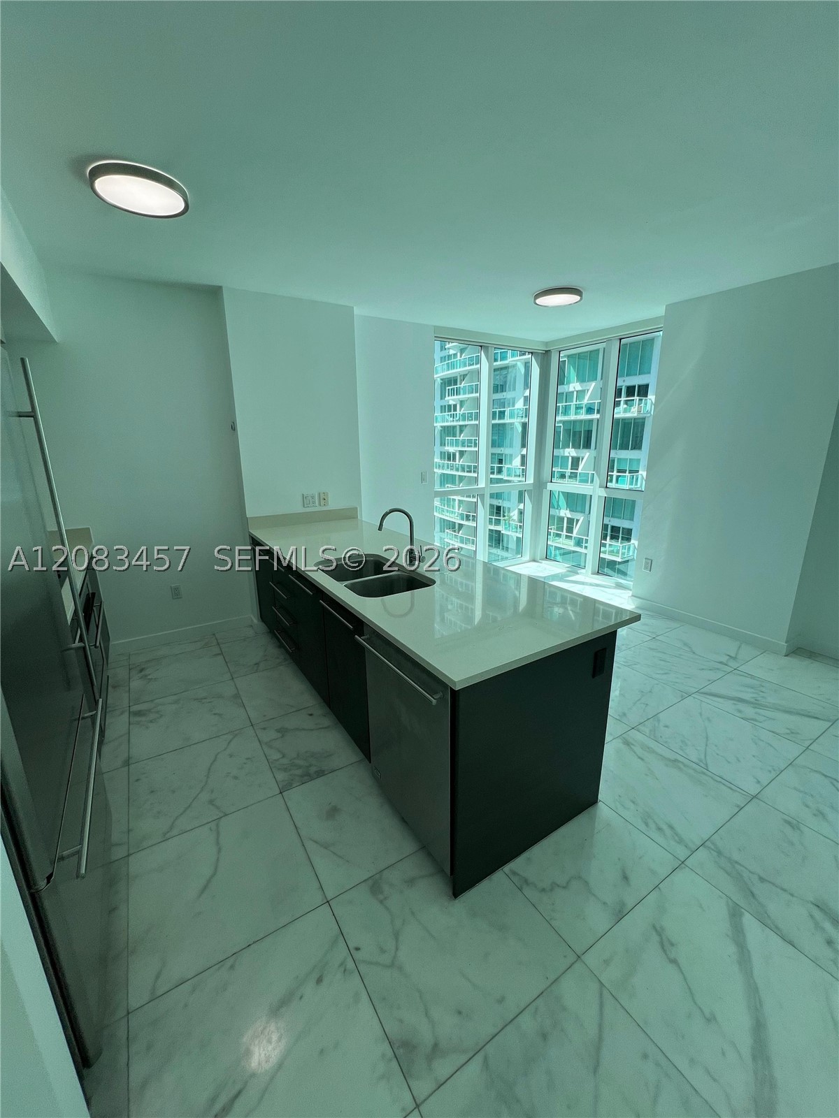 55 SE 6th St #2101, Miami FL 33131
