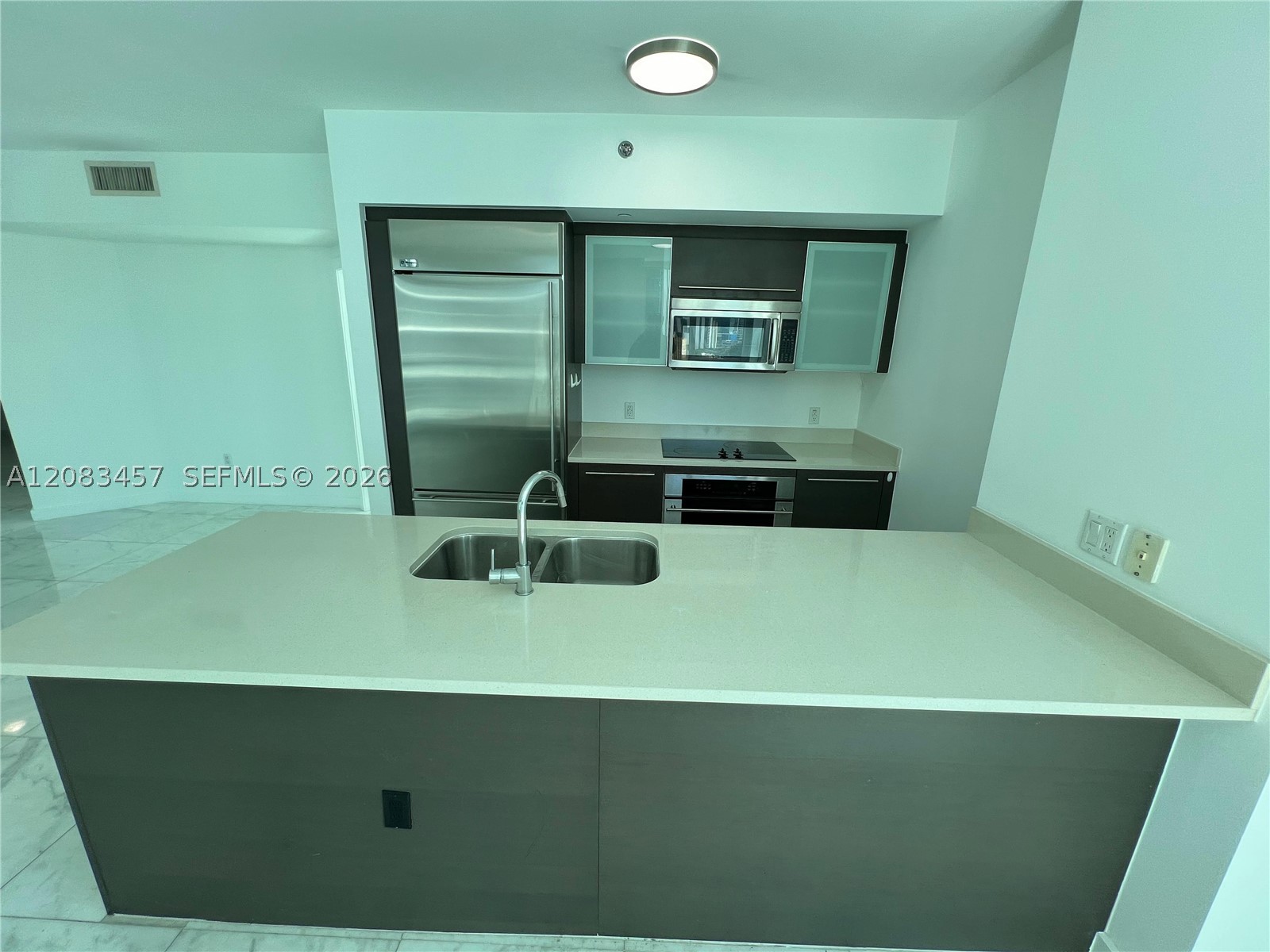 55 SE 6th St #2101, Miami FL 33131