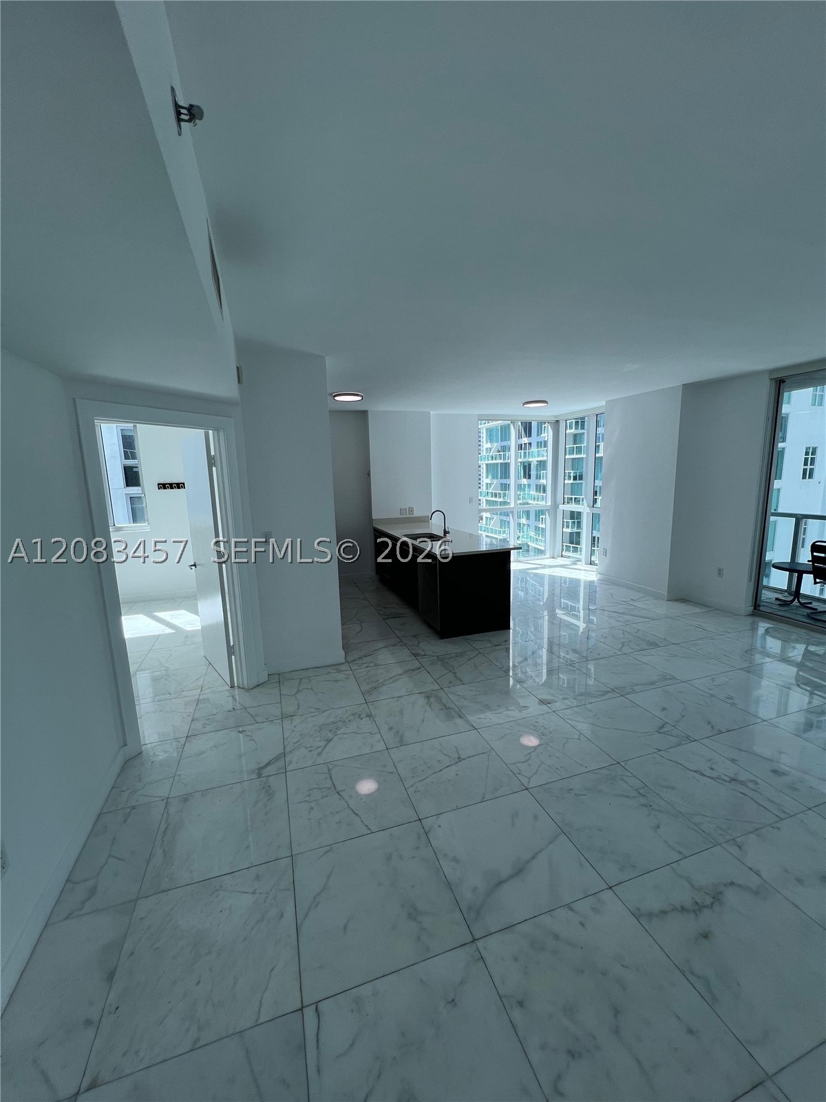 55 SE 6th St #2101, Miami FL 33131