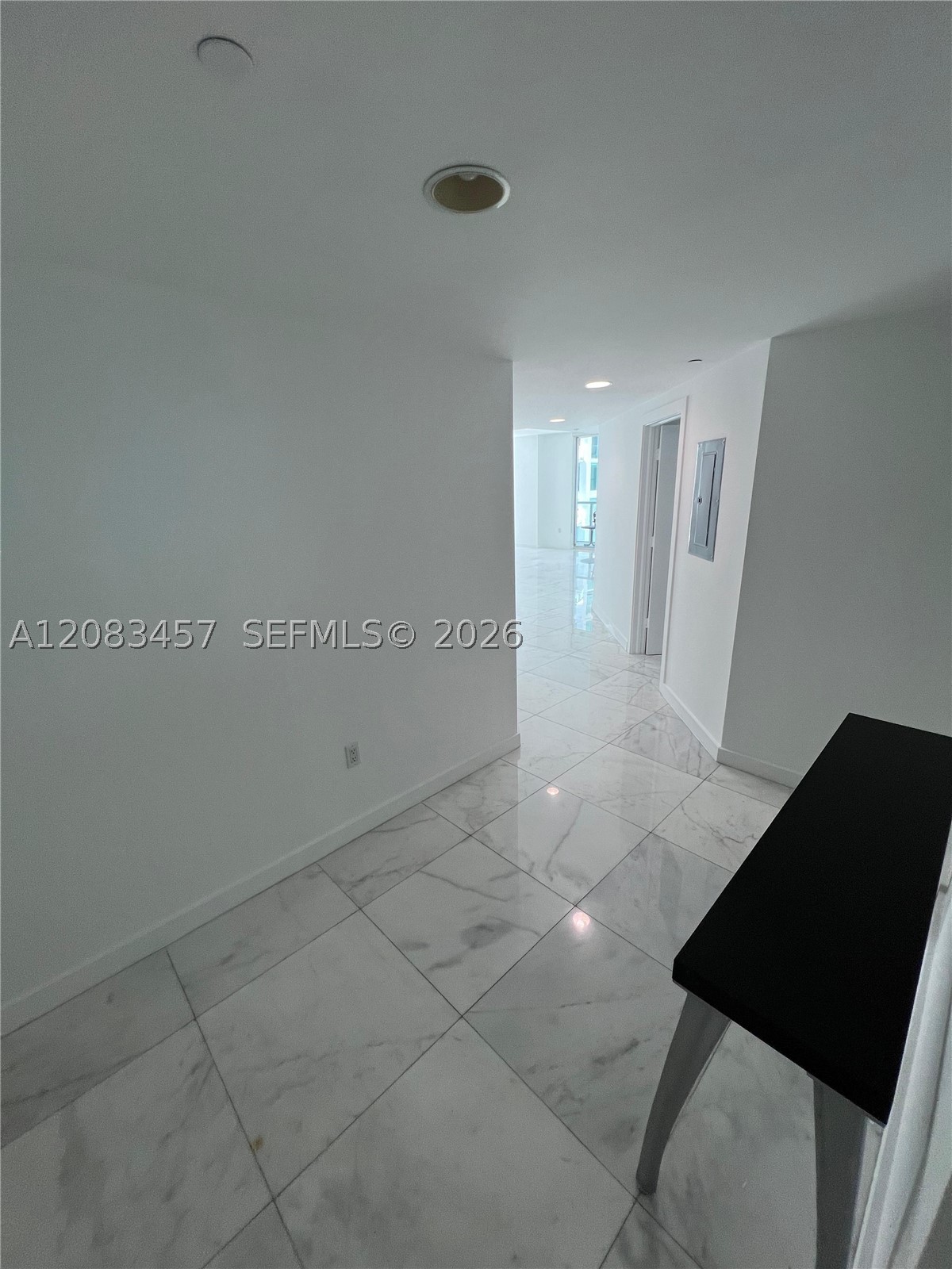 55 SE 6th St #2101, Miami FL 33131