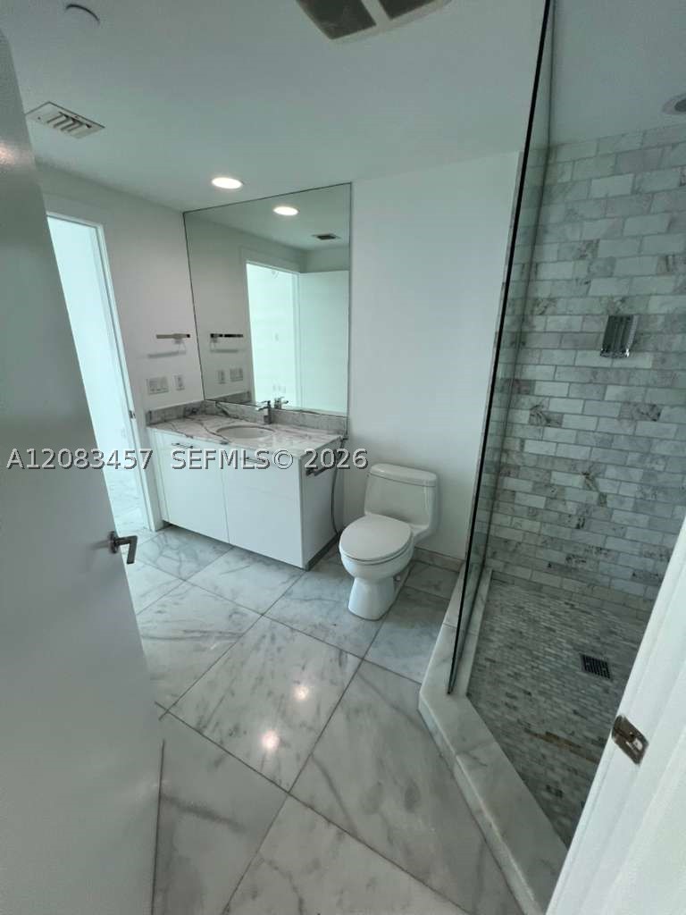55 SE 6th St #2101, Miami FL 33131