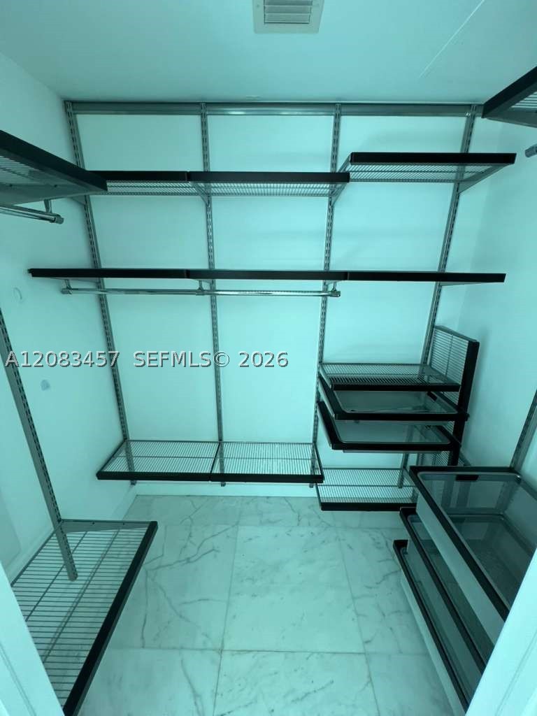 55 SE 6th St #2101, Miami FL 33131
