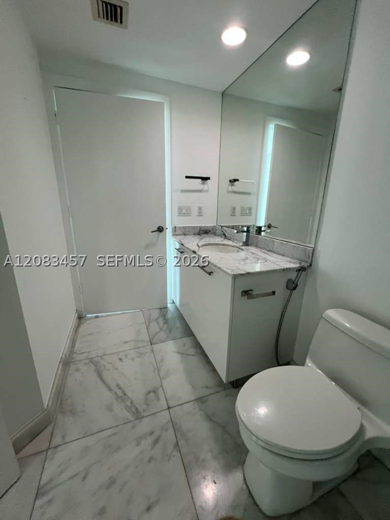 55 SE 6th St #2101, Miami FL 33131