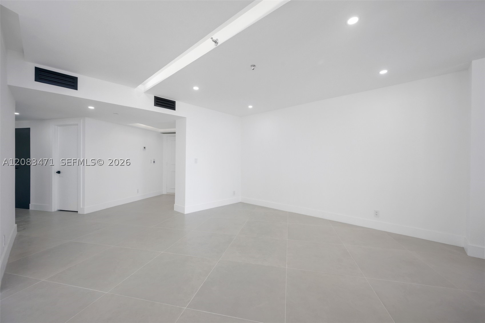 20281 E Country Club Dr #1008, Aventura FL 33180