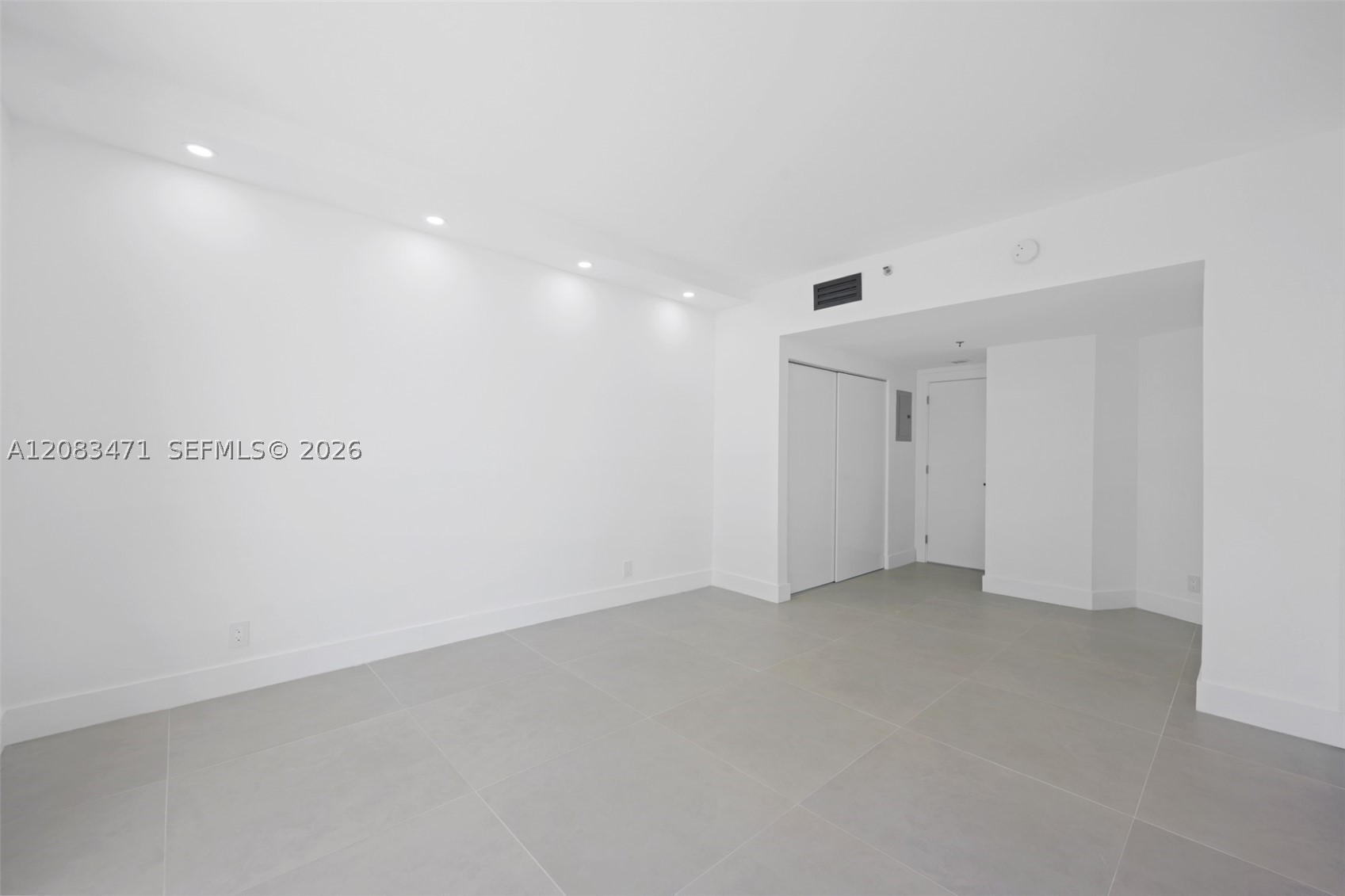 20281 E Country Club Dr #1008, Aventura FL 33180
