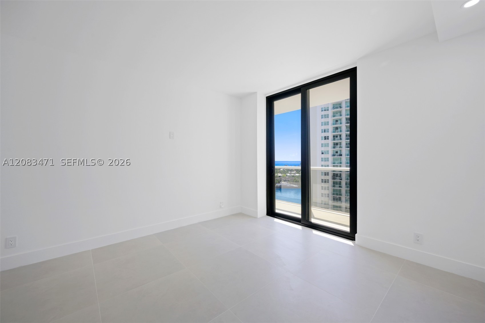 20281 E Country Club Dr #1008, Aventura FL 33180