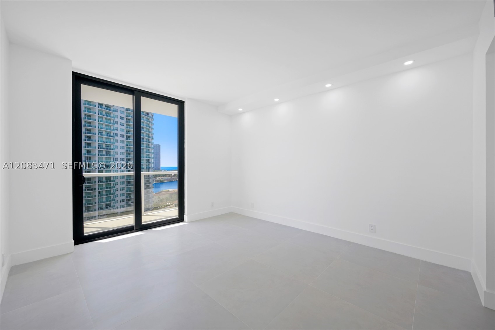 20281 E Country Club Dr #1008, Aventura FL 33180