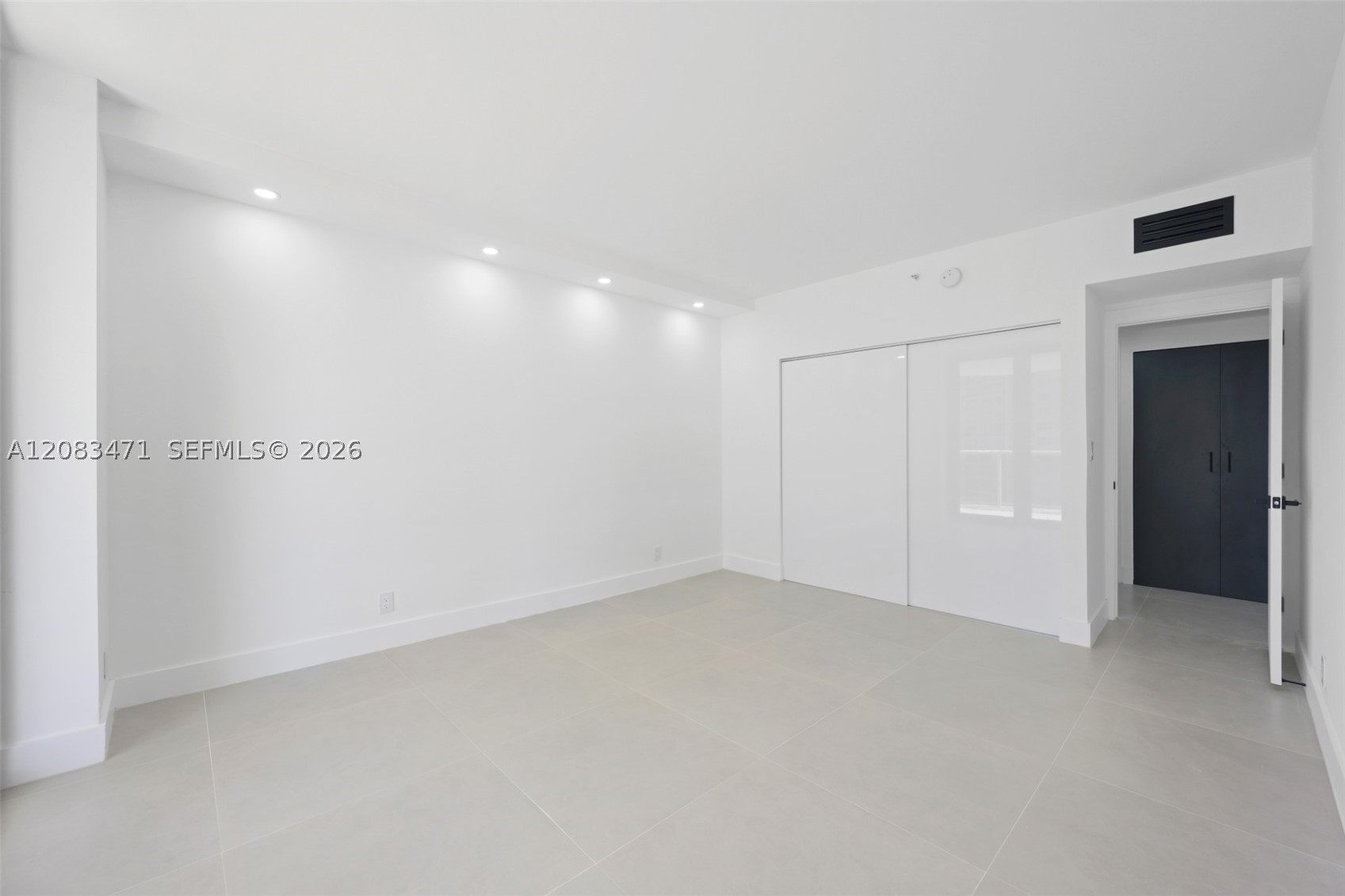 20281 E Country Club Dr #1008, Aventura FL 33180