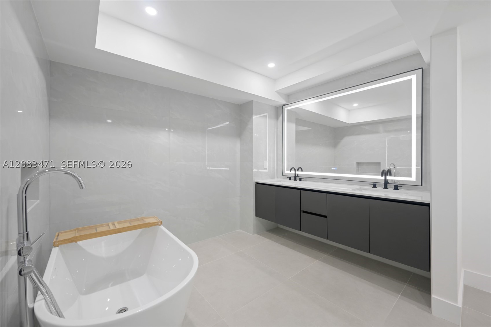 20281 E Country Club Dr #1008, Aventura FL 33180