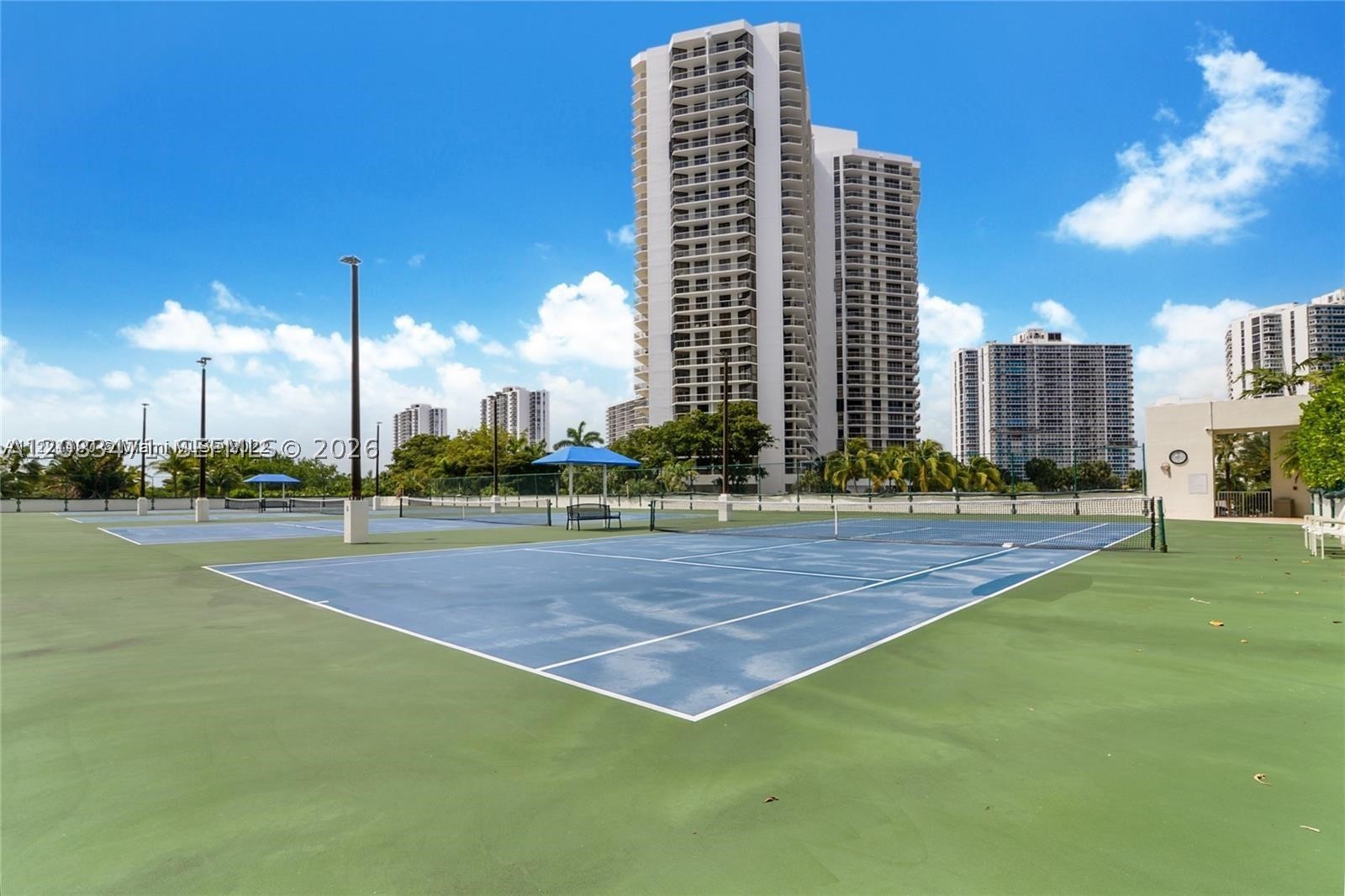 20281 E Country Club Dr #1008, Aventura FL 33180