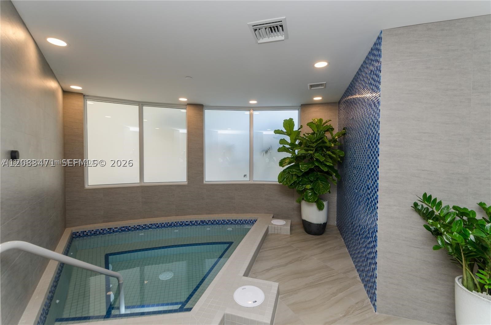 20281 E Country Club Dr #1008, Aventura FL 33180