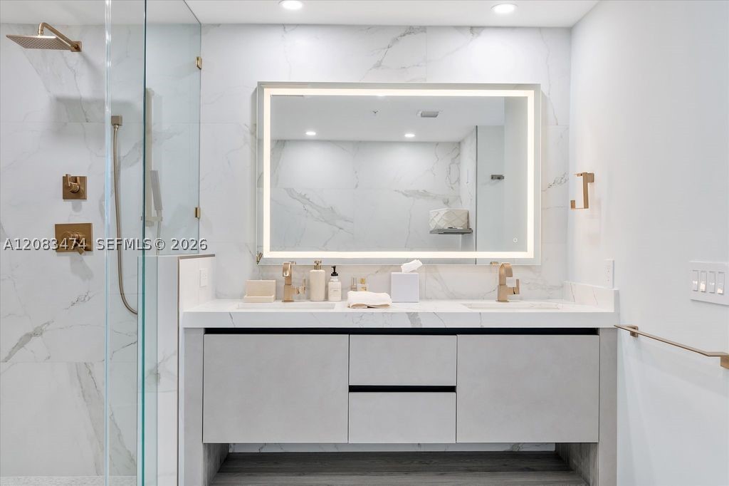 6899 Collins Ave #1008, Miami Beach FL 33141