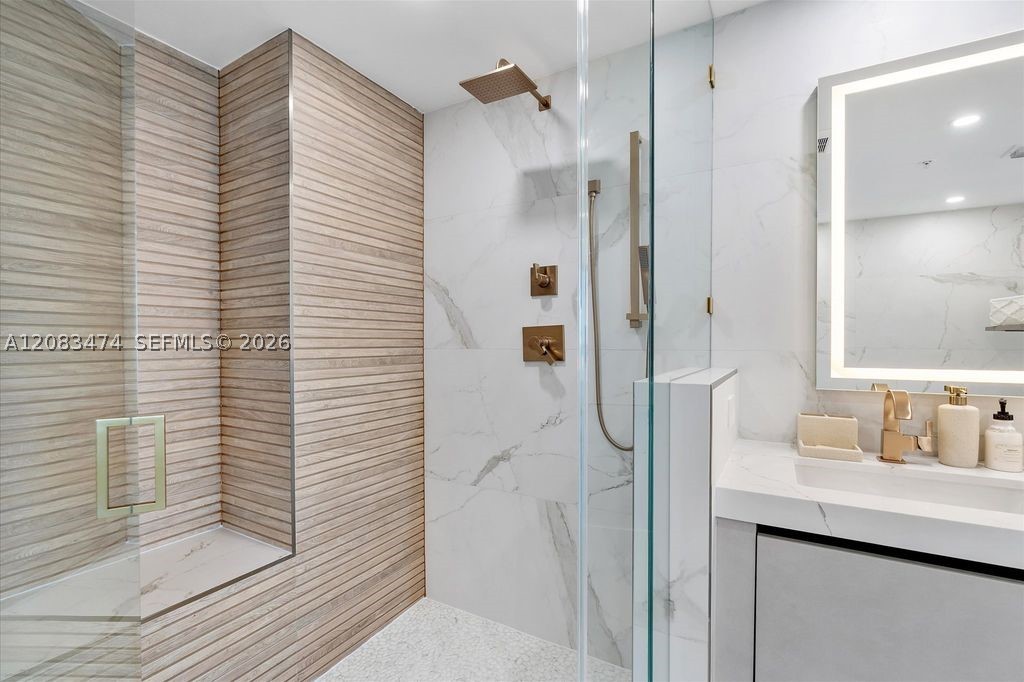 6899 Collins Ave #1008, Miami Beach FL 33141