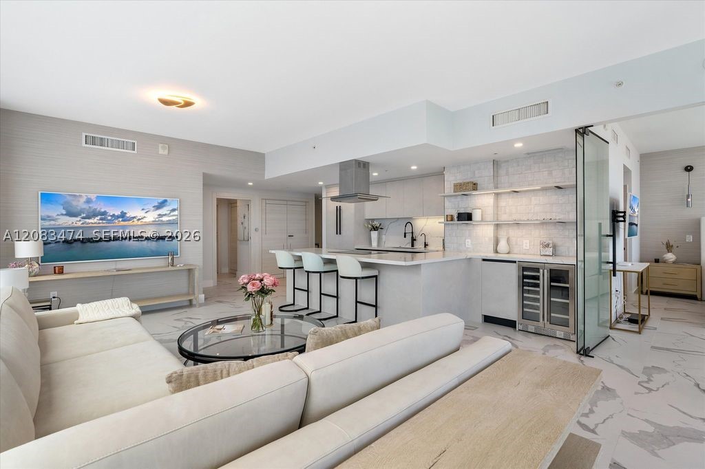 6899 Collins Ave #1008, Miami Beach FL 33141