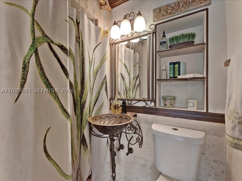 1150 N Biscayne Point Rd, Miami Beach FL 33141