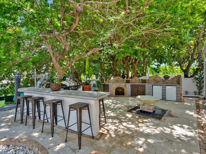 1150 N Biscayne Point Rd, Miami Beach FL 33141