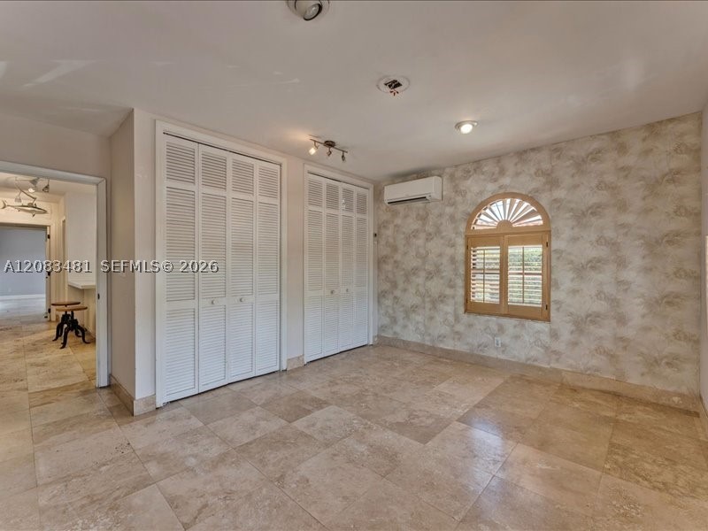 1150 N Biscayne Point Rd, Miami Beach FL 33141