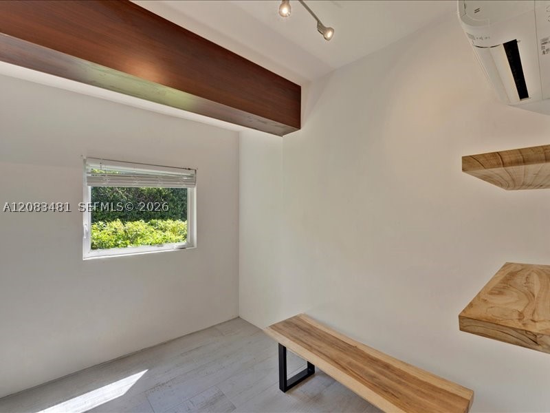 1150 N Biscayne Point Rd, Miami Beach FL 33141
