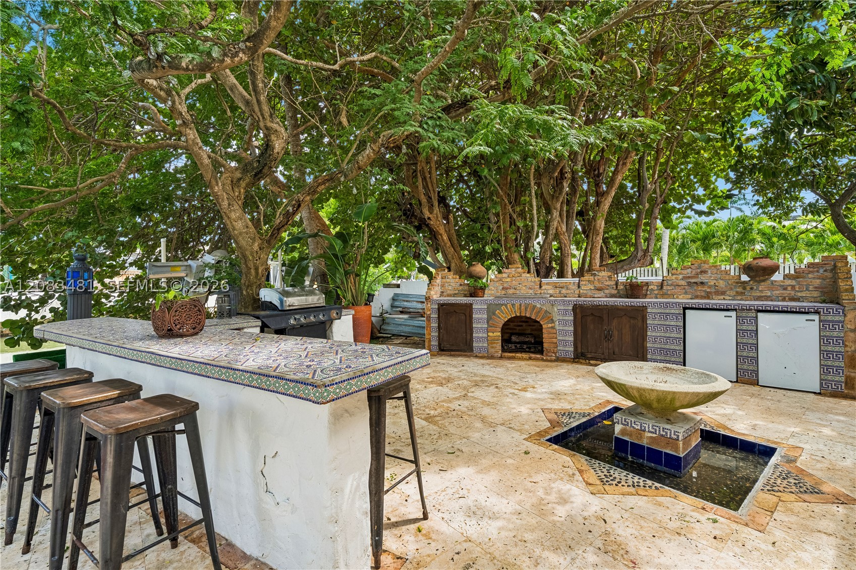 1150 N Biscayne Point Rd, Miami Beach FL 33141