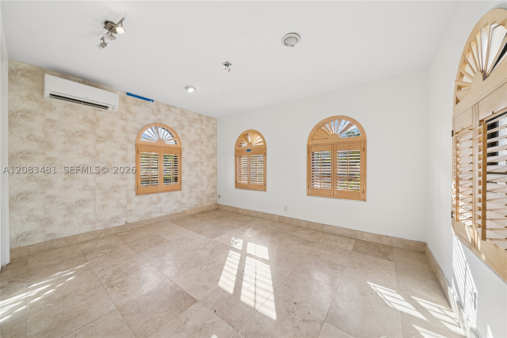 1150 N Biscayne Point Rd, Miami Beach FL 33141