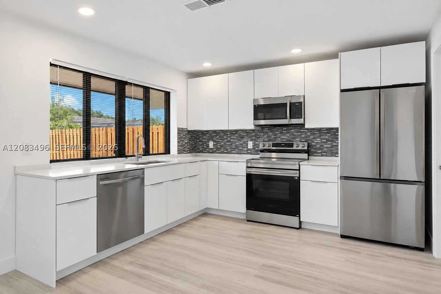 10171 NW 24th St, Sunrise FL 33322