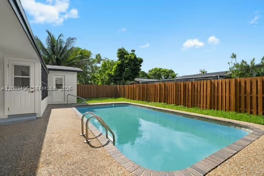 10171 NW 24th St, Sunrise FL 33322