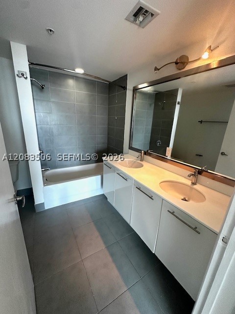 92 SW 3rd St #1107, Miami FL 33130