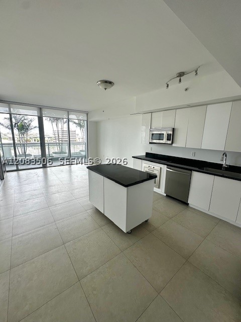 92 SW 3rd St #1107, Miami FL 33130