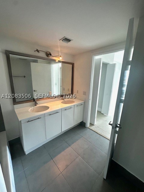 92 SW 3rd St #1107, Miami FL 33130
