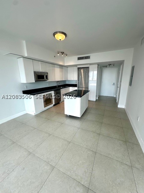 92 SW 3rd St #1107, Miami FL 33130