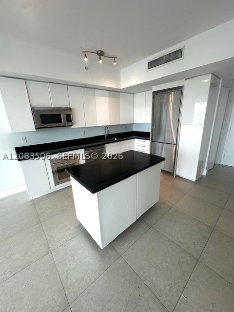 92 SW 3rd St #1107, Miami FL 33130
