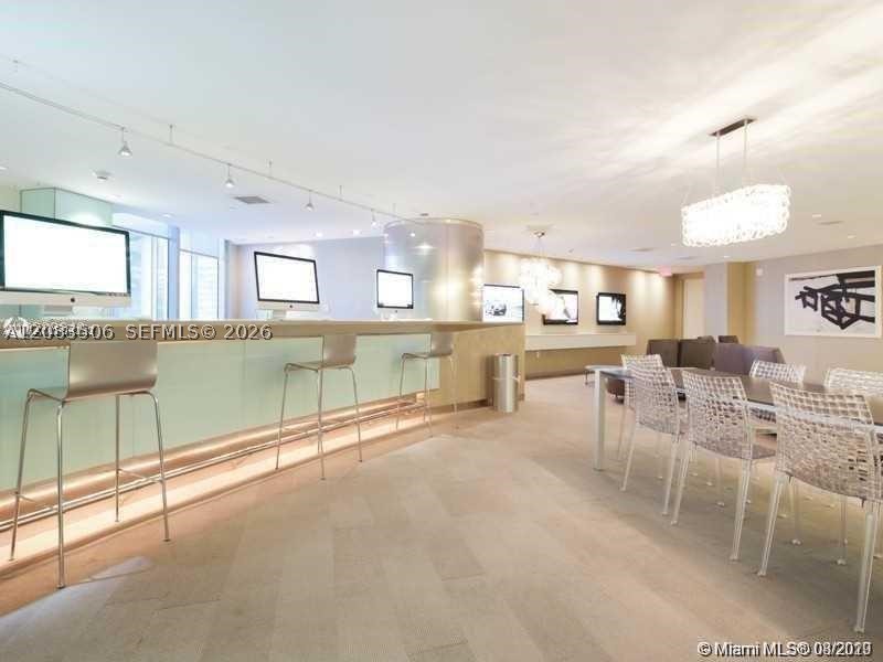92 SW 3rd St #1107, Miami FL 33130