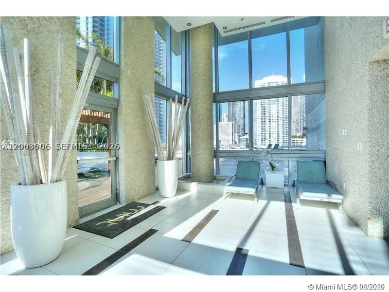 92 SW 3rd St #1107, Miami FL 33130