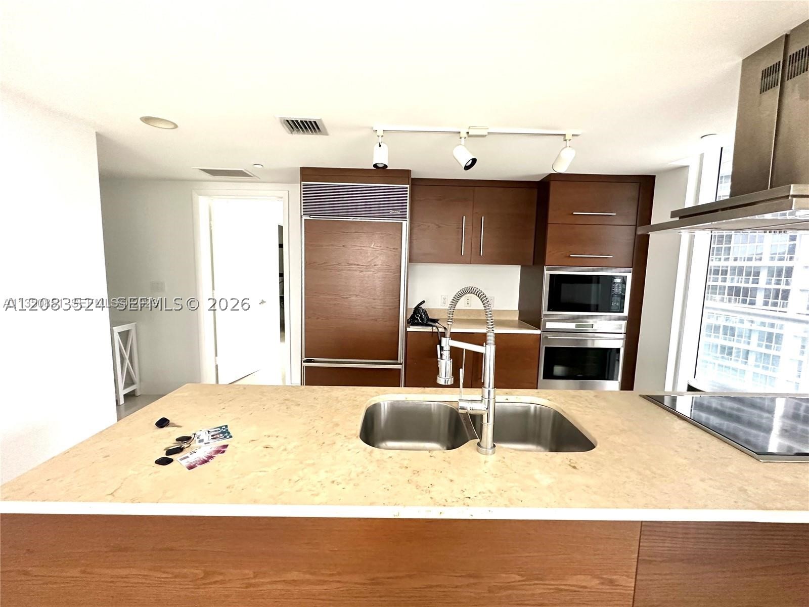 495 Brickell Ave #2702, Miami FL 33131