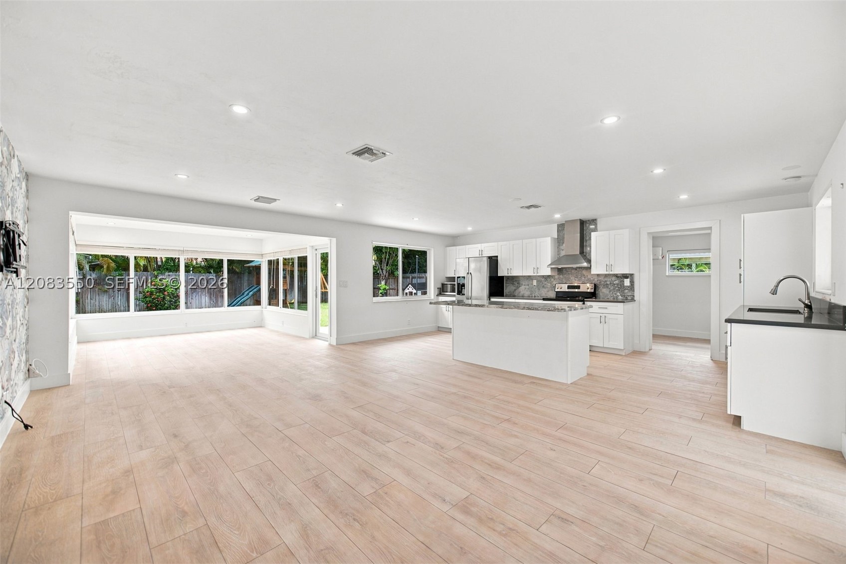 807 SE 9th Ter, Deerfield Beach FL 33441