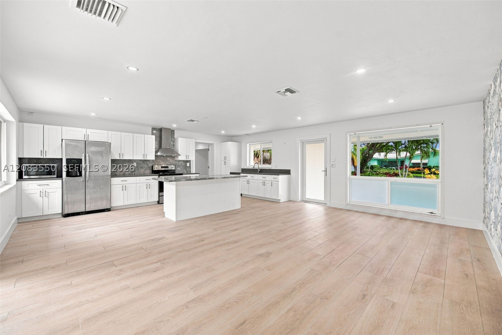 807 SE 9th Ter, Deerfield Beach FL 33441