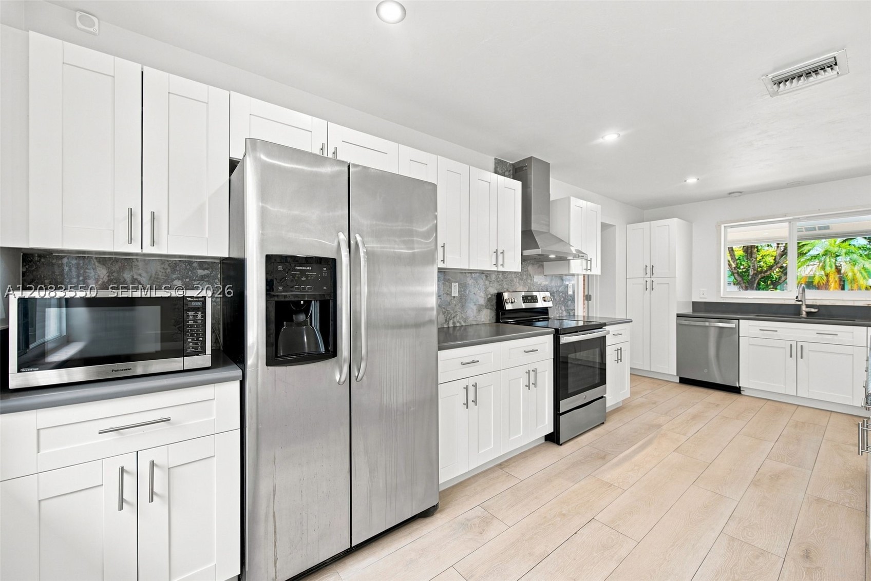 807 SE 9th Ter, Deerfield Beach FL 33441