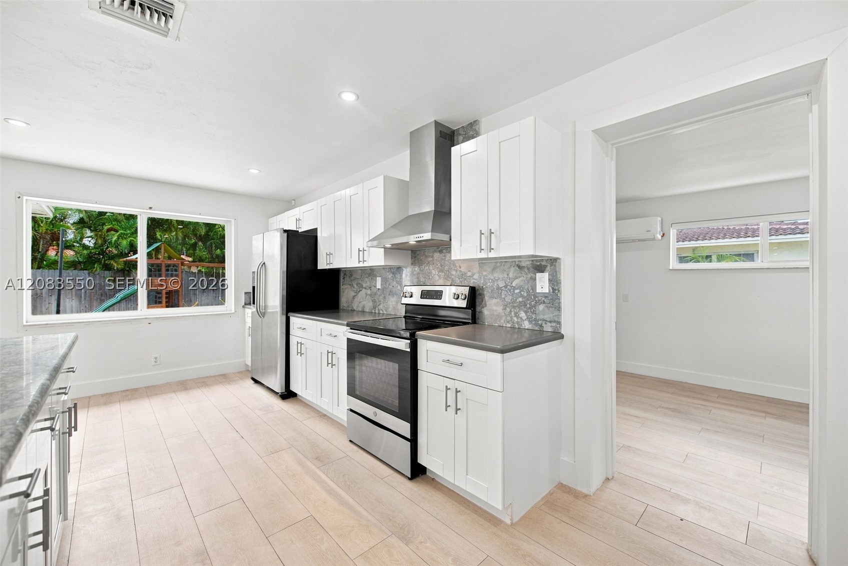 807 SE 9th Ter, Deerfield Beach FL 33441