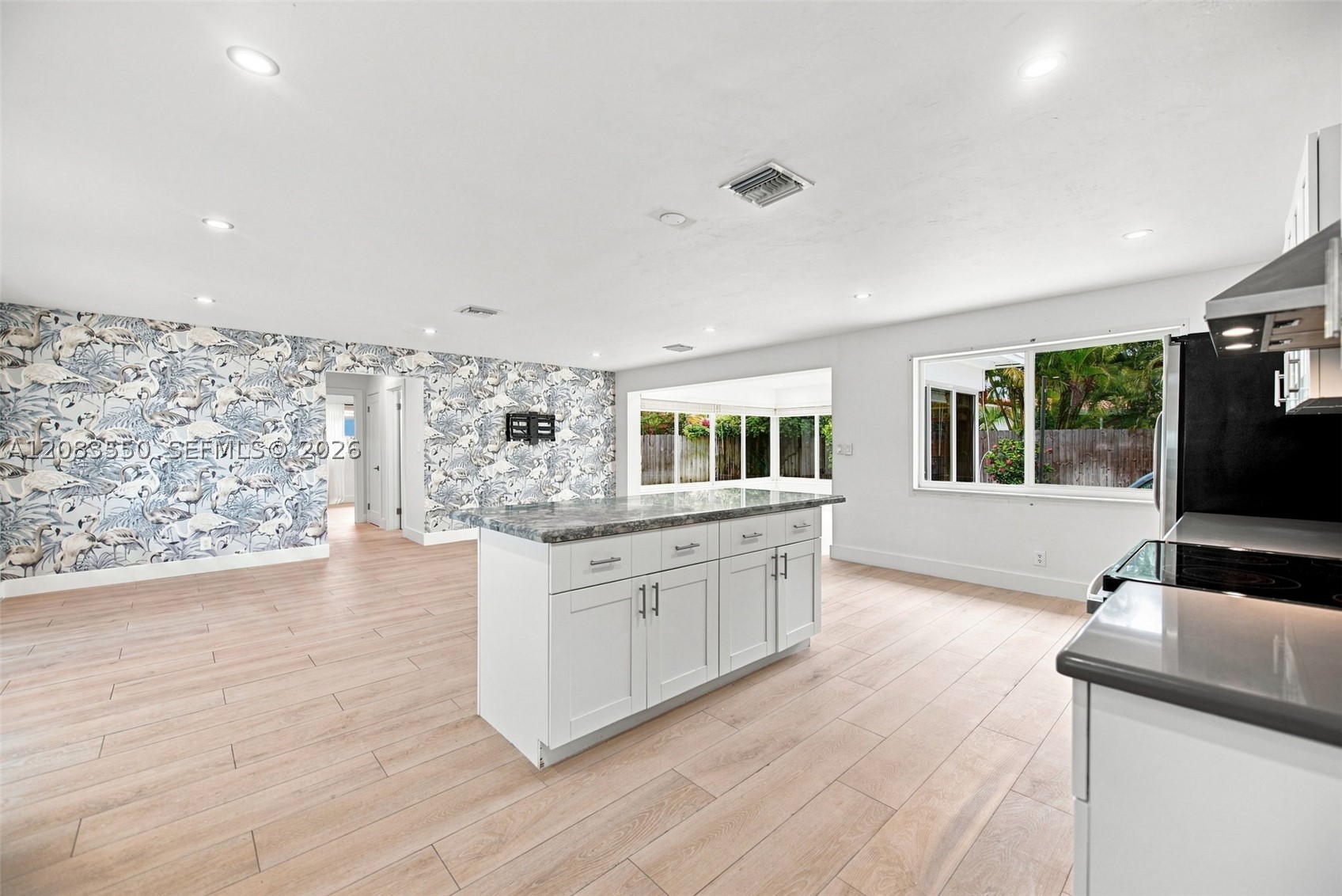 807 SE 9th Ter, Deerfield Beach FL 33441