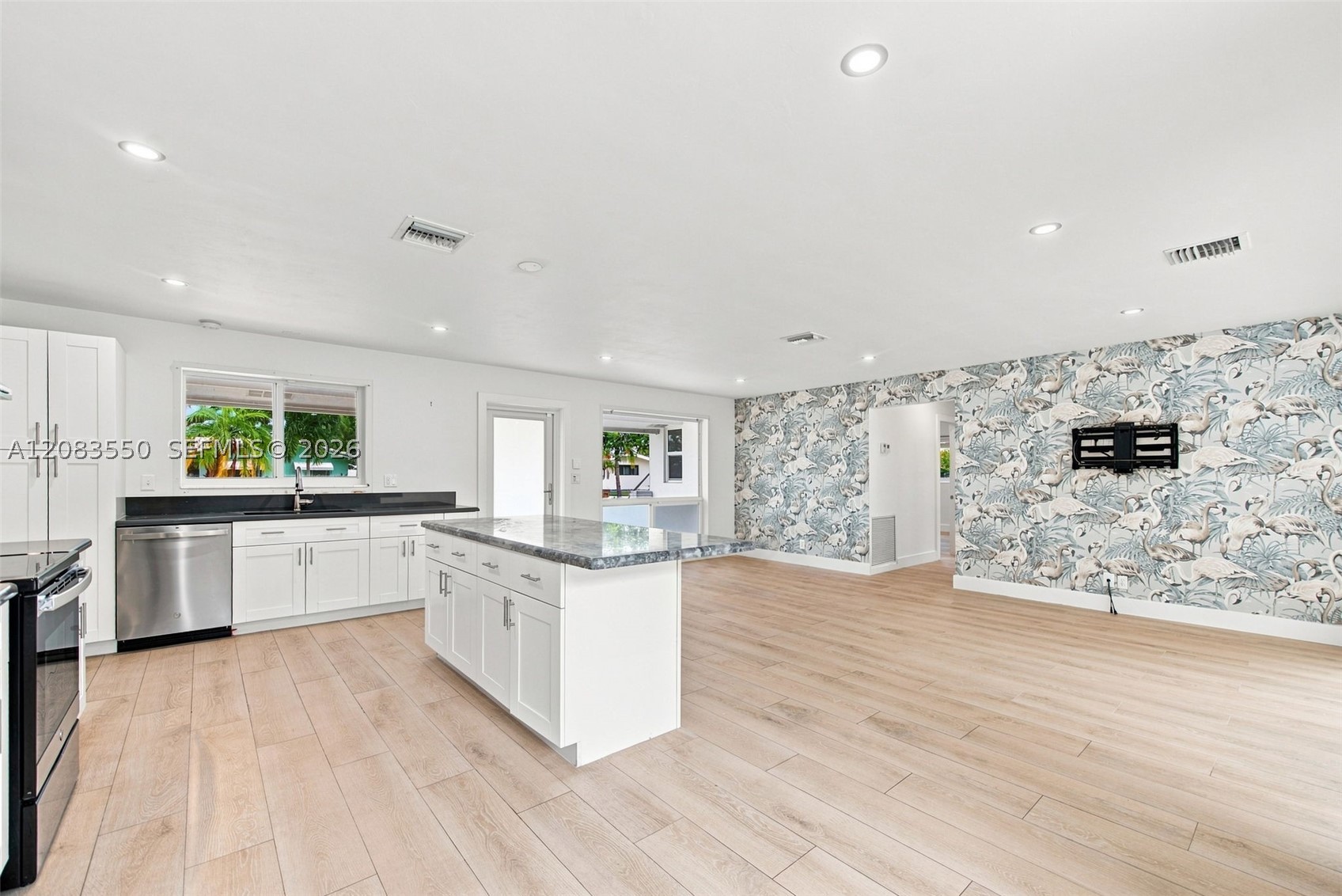 807 SE 9th Ter, Deerfield Beach FL 33441