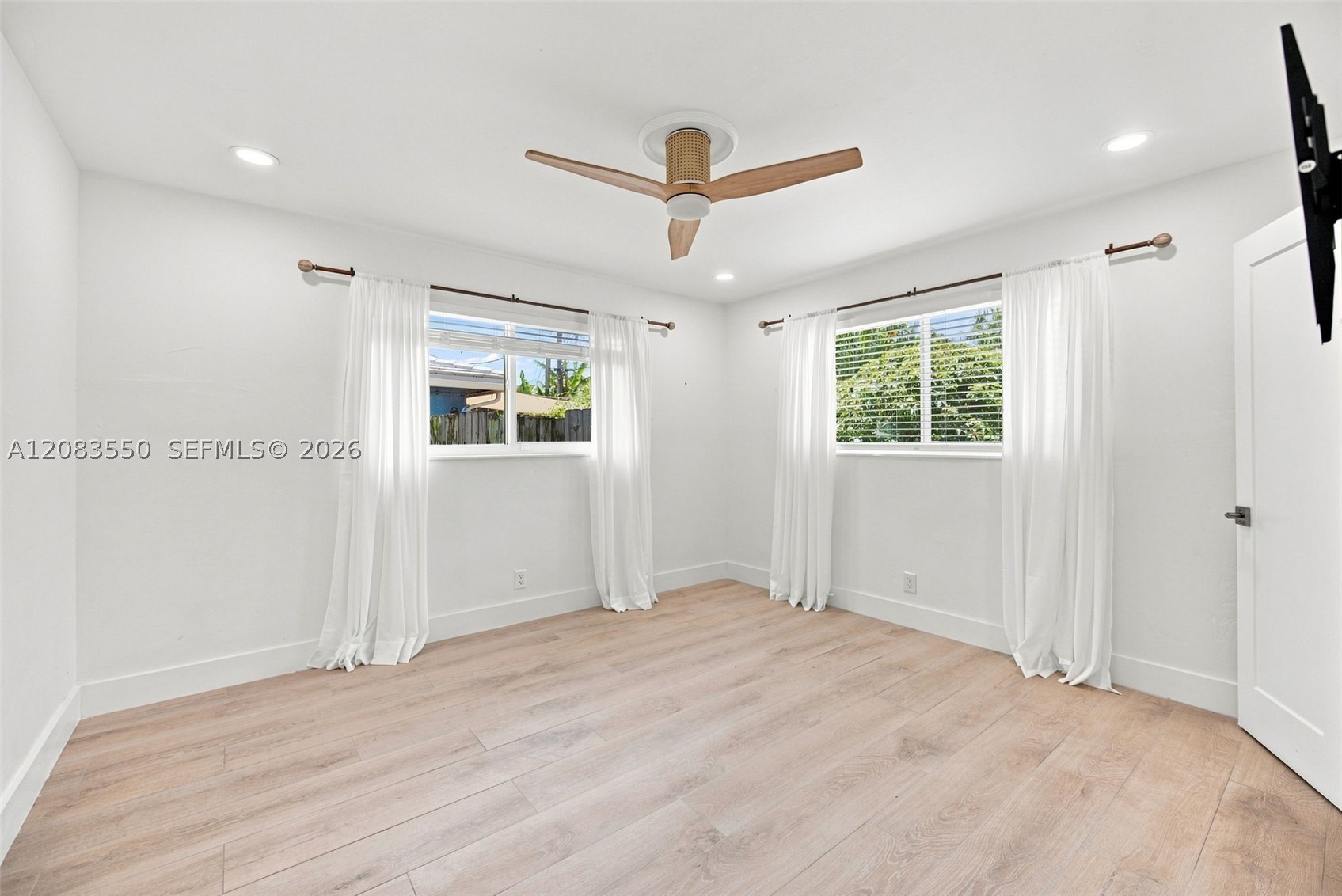 807 SE 9th Ter, Deerfield Beach FL 33441