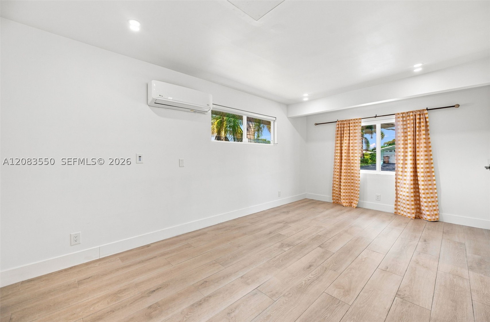 807 SE 9th Ter, Deerfield Beach FL 33441