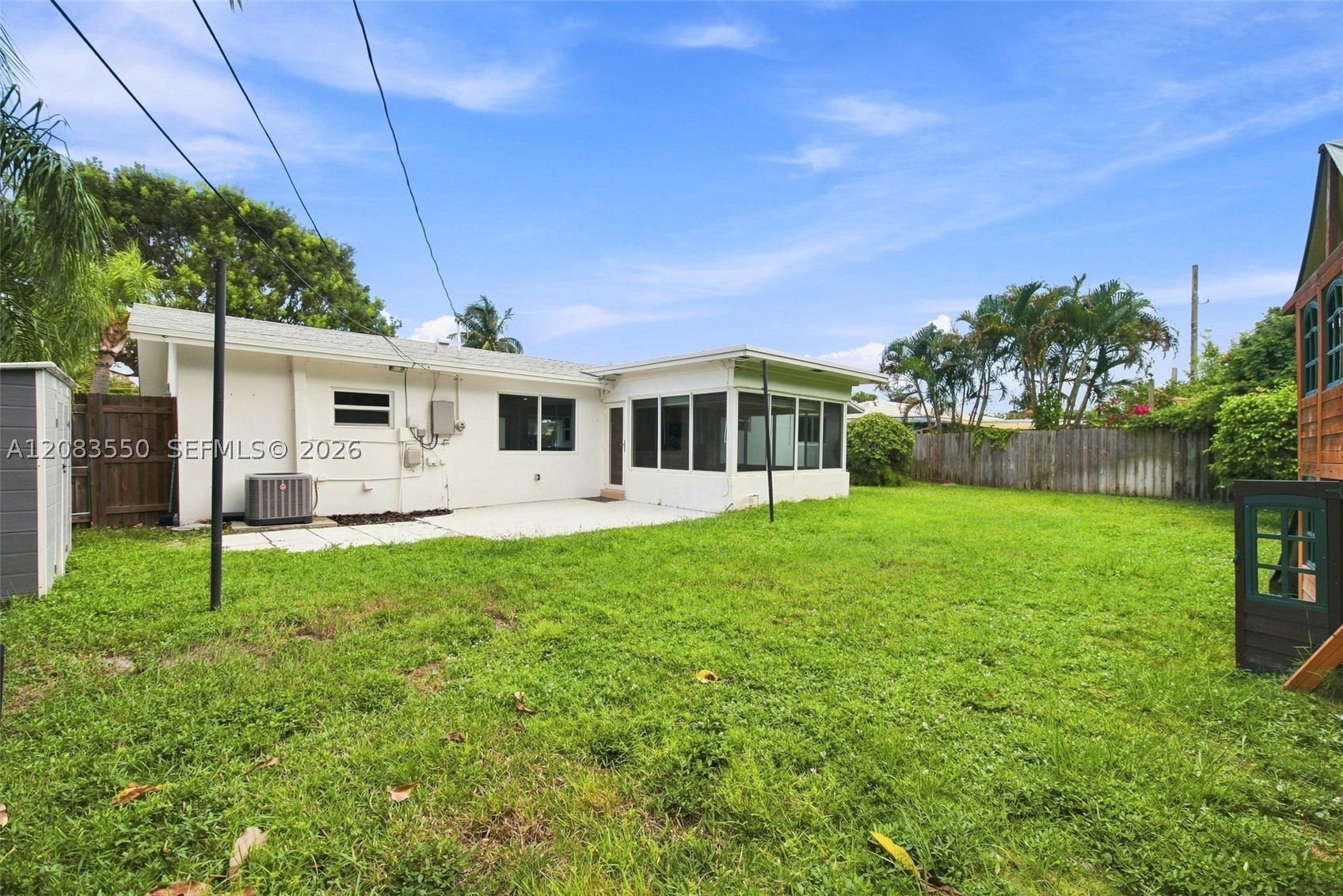 807 SE 9th Ter, Deerfield Beach FL 33441