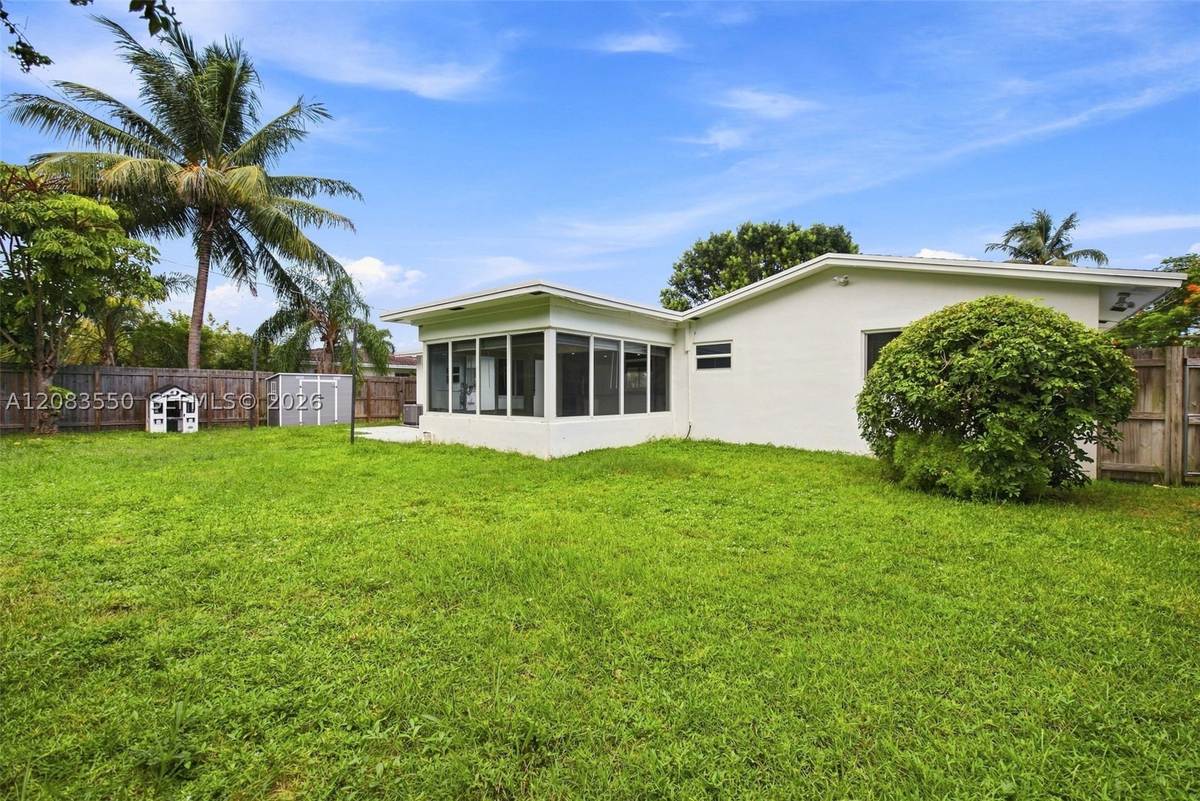 807 SE 9th Ter, Deerfield Beach FL 33441