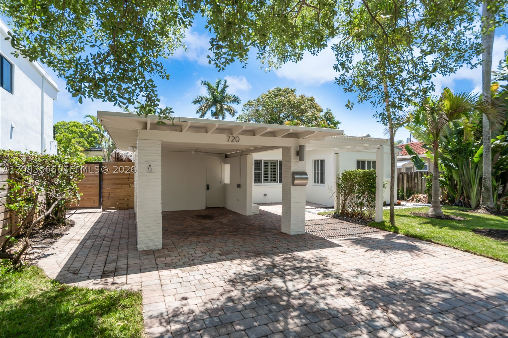 720 NE 17th Ter, Fort Lauderdale FL 33304