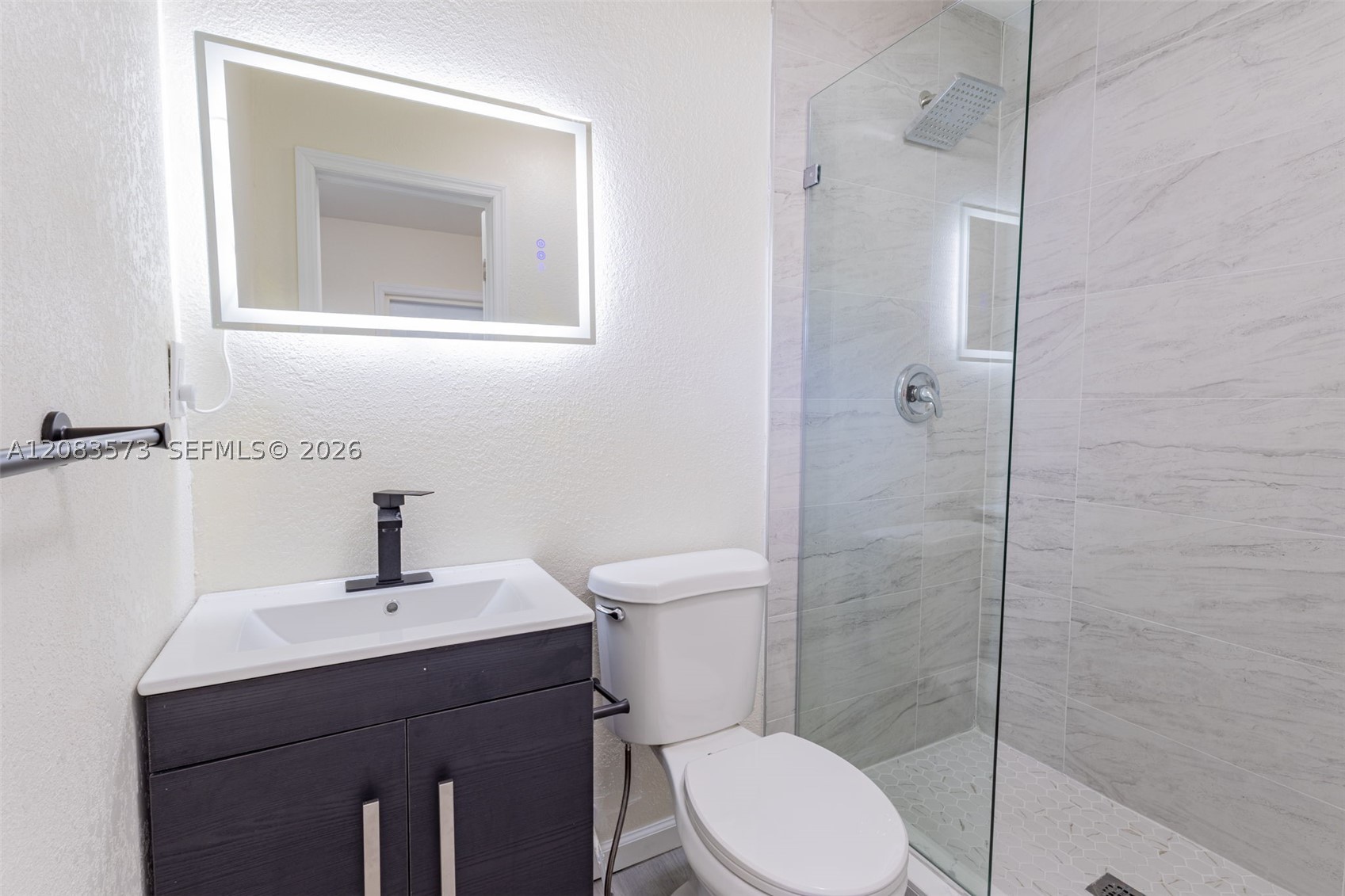 1421 NW 32nd Ave, Lauderhill FL 33311